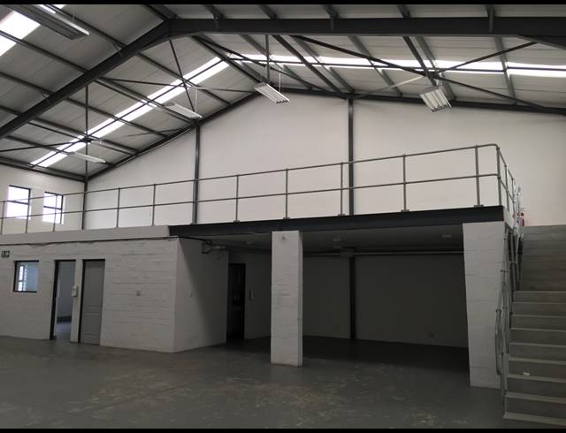 341M² WAREHOUSE RENTED IN CAPRICORN